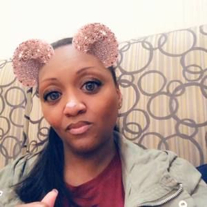 Meet your Posher, Lawanda. Top-rated Seller‼️